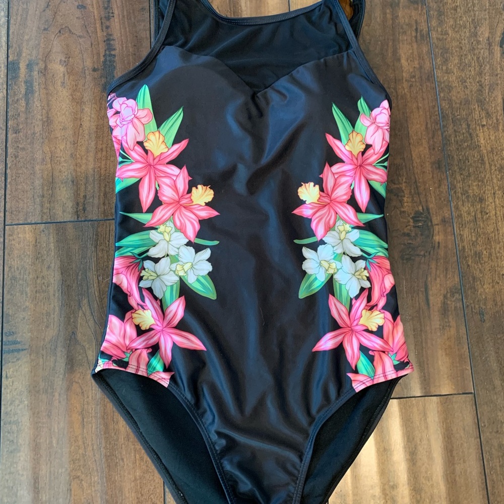 Nicole Miller swimsuit, worn twice, great condition